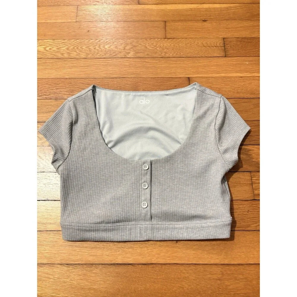 Alo Yoga Size S Blissful Henley Crop Top Gray